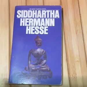 Book Siddhartha by Hermann Hesse - Purple Cover